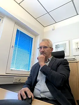 tom-swede online show from 10-10-25, 02:05