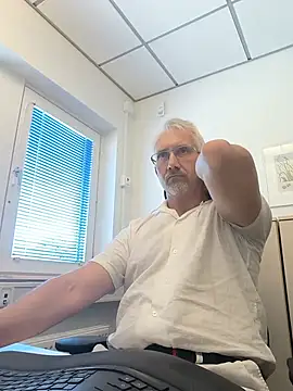 Snapshot of tom-swede chatting on 07-21-26, 10:28 tom-swede online show from 07-21-26, 10:28