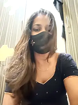 Snapshot of indianliza chatting on 03-15-25, 02:12 indianliza online show from 03-15-25, 02:12