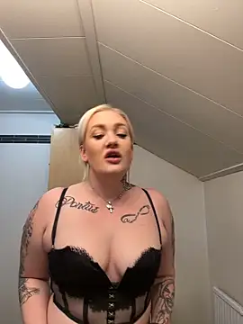 QueenOfFknBj online show from 12-27-24, 10:26