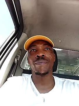 Snapshot of Ngamla123 chatting on 10-28-25, 01:14 Ngamla123 online show from 10-28-25, 01:14