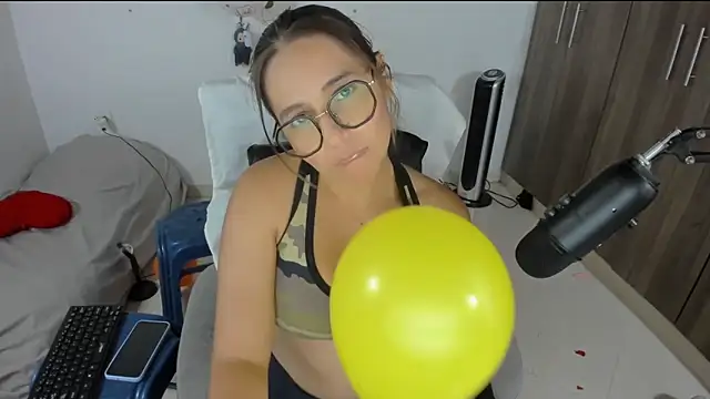 isa loves cum online show from 03-18-26, 06:27