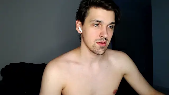 Snapshot of boy_next_door_1 chatting on 09-16-25, 11:39 boy next door 1 online show from 09-16-25, 11:39