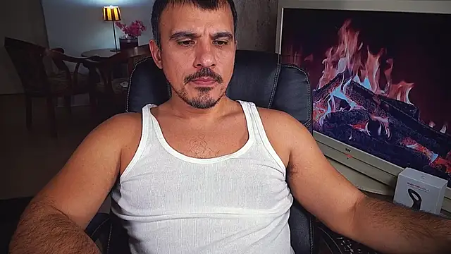 Snapshot of officeman7 chatting on 12-01-24, 04:51 officeman7 online show from 12-01-24, 04:51