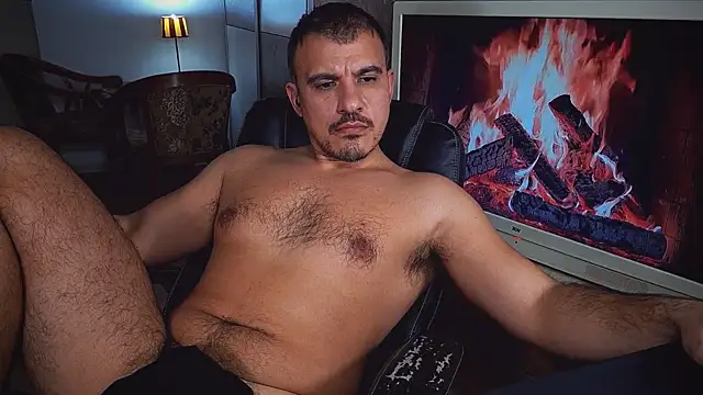 Snapshot of officeman7 chatting on 01-15-25, 06:19 officeman7 online show from 01-15-25, 06:19