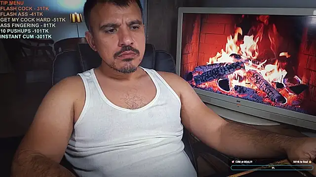 Snapshot of officeman7 chatting on 12-04-25, 04:05 officeman7 online show from 12-04-25, 04:05