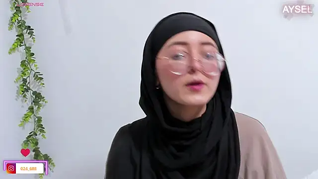 Snapshot of aysel_elid chatting on 12-12-24, 10:42 aysel elid online show from 12-12-24, 10:42