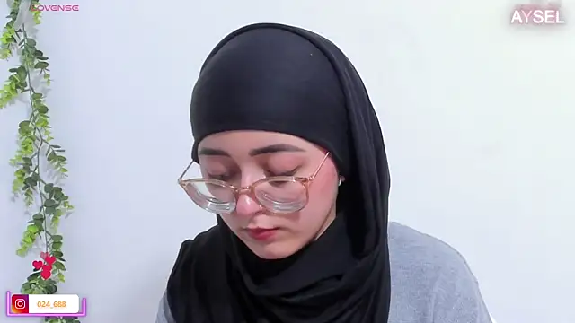 Snapshot of aysel_elid chatting on 01-23-25, 08:56 aysel elid online show from 01-23-25, 08:56