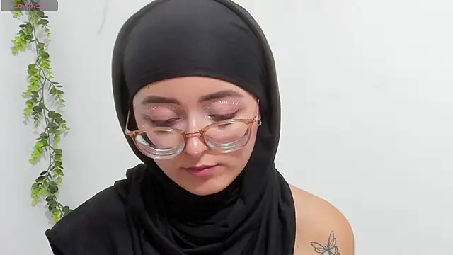 Snapshot of aysel_elid chatting on 01-28-25, 12:57 aysel elid online show from 01-28-25, 12:57