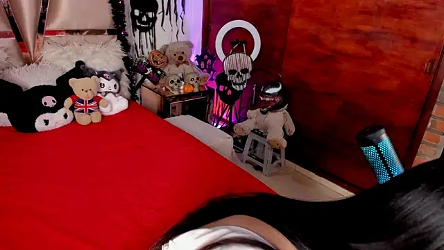 Nikole66  online show from 11-02-25, 02:47