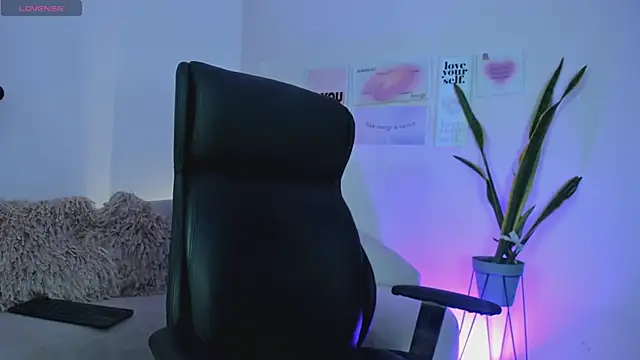 ChloeHarper  online show from 02-14-25, 12:36