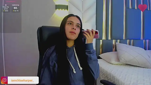 ChloeHarper  online show from 07-01-26, 11:45
