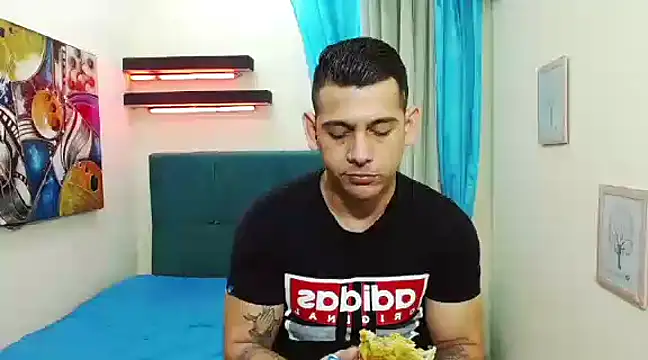 Snapshot of master_monstercock_ chatting on 03-10-25, 03:23 master monstercock online show from 03-10-25, 03:23