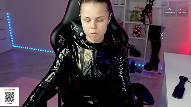 Latex Kitty online show from 02-18-26, 02:57