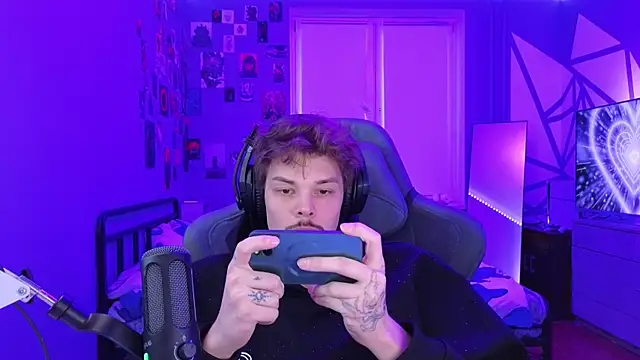 DENIS HERE online show from 02-03-25, 02:02