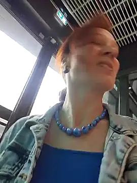 Snapshot of Exhibitionsplit chatting on 02-25-25, 01:06 Exhibitionsplit online show from 02-25-25, 01:06