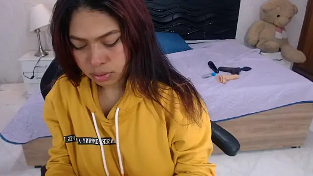 Snapshot of Naomi_Tylers chatting on 03-20-25, 11:38 Naomi Tylers online show from 03-20-25, 11:38