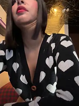 Snapshot of FoxyMx chatting on 09-30-25, 01:21 FoxyMx online show from 09-30-25, 01:21