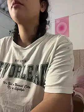 Snapshot of violet-333 chatting on 04-23-26, 07:30 violet-333 online show from 04-23-26, 07:30