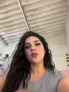 Snapshot of violet-333 chatting on 04-27-26, 05:33 violet-333 online show from 04-27-26, 05:33