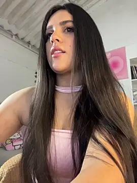 Snapshot of violet-333 chatting on 05-12-26, 05:21 violet-333 online show from 05-12-26, 05:21