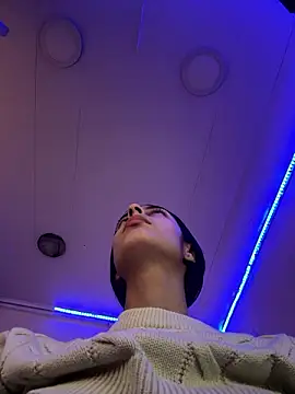 Snapshot of cristel_17 chatting on 12-04-24, 01:42 cristel 17 online show from 12-04-24, 01:42