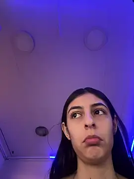 Snapshot of cristel_17 chatting on 12-08-24, 12:08 cristel 17 online show from 12-08-24, 12:08