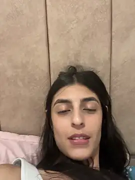 Snapshot of cristel_17 chatting on 12-23-24, 07:38 cristel 17 online show from 12-23-24, 07:38