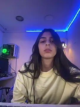 Snapshot of cristel_17 chatting on 01-07-25, 10:22 cristel 17 online show from 01-07-25, 10:22