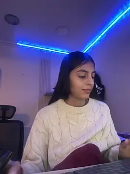 Snapshot of cristel_17 chatting on 01-09-25, 05:44 cristel 17 online show from 01-09-25, 05:44