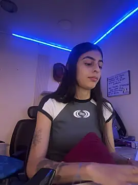 Snapshot of cristel_17 chatting on 02-04-25, 05:21 cristel 17 online show from 02-04-25, 05:21