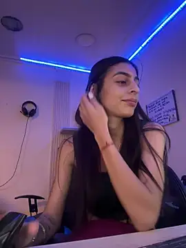 Snapshot of cristel_17 chatting on 02-09-25, 05:50 cristel 17 online show from 02-09-25, 05:50