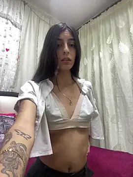 Snapshot of cristel_17 chatting on 02-17-25, 07:10 cristel 17 online show from 02-17-25, 07:10