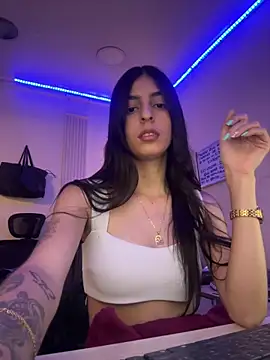 Snapshot of cristel_17 chatting on 02-28-25, 09:55 cristel 17 online show from 02-28-25, 09:55