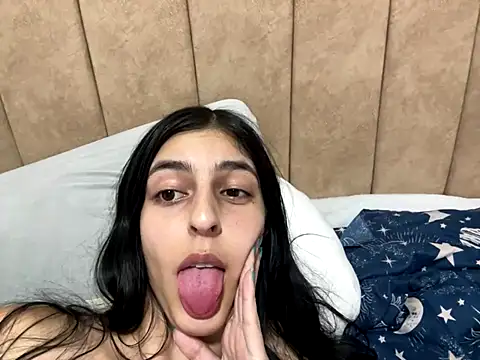 Snapshot of cristel_17 chatting on 09-17-25, 03:41 cristel 17 online show from 09-17-25, 03:41