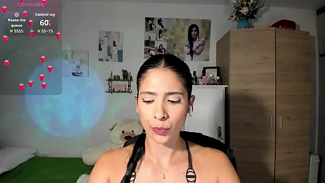 VeronikaOlsen online show from 10-07-25, 07:22