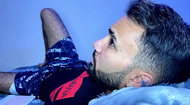 Snapshot of Dar_milk chatting on 02-23-25, 01:42 Dar milk online show from 02-23-25, 01:42