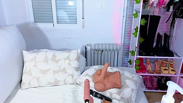 Tawny cox online show from 01-18-25, 03:16