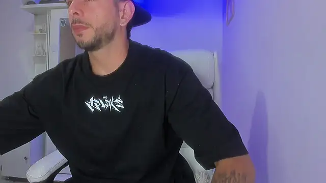 Snapshot of Ethan_mullers chatting on 01-23-25, 11:26 Ethan mullers online show from 01-23-25, 11:26