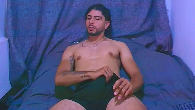 Snapshot of Ethan_mullers chatting on 10-10-25, 02:43 Ethan mullers online show from 10-10-25, 02:43