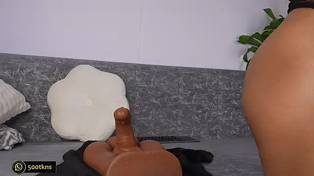 Snapshot of katie_cruz chatting on 11-21-25, 10:25 katie cruz online show from 11-21-25, 10:25