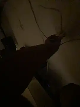 Snapshot of DayanaWood chatting on 12-15-25, 01:10 DayanaWood online show from 12-15-25, 01:10