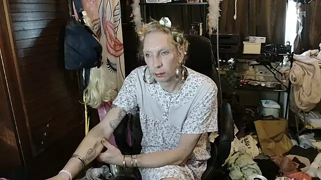 Ombeline1 online show from 11-29-25, 08:06