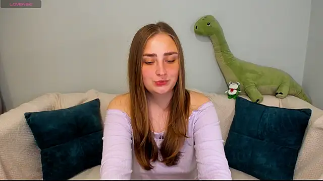 Snapshot of MilliStrii chatting on 06-19-26, 02:16 MilliStrii online show from 06-19-26, 02:16