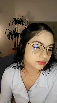 Lia Hurley online show from 12-24-24, 03:16