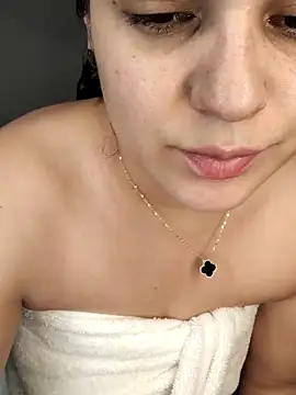 Lia Hurley online show from 02-20-25, 02:24