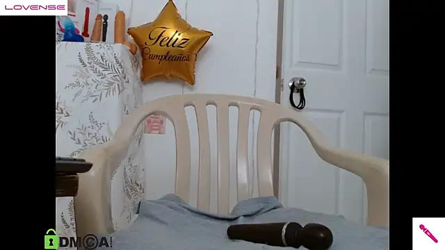 Snapshot of Hot_Candy_ chatting on 03-11-25, 04:29 Hot Candy online show from 03-11-25, 04:29