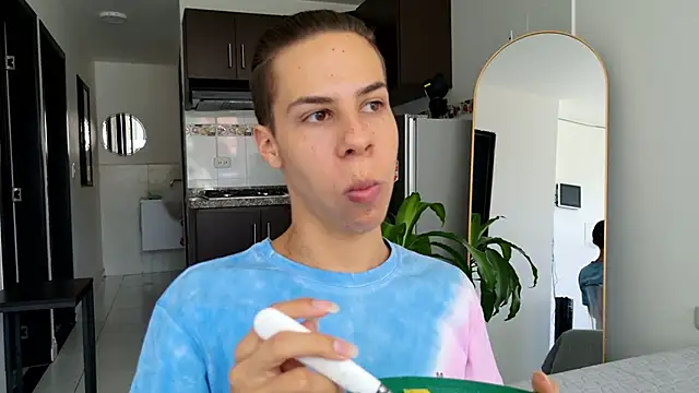 grey   27 online show from 02-24-25, 05:20