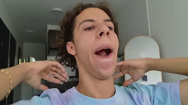 grey   27 online show from 03-19-25, 08:32