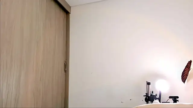 Snapshot of aalyce_syn chatting on 09-11-25, 05:57 aalyce syn online show from 09-11-25, 05:57